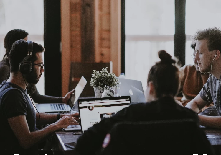 How Team Building Increases Employee Engagement